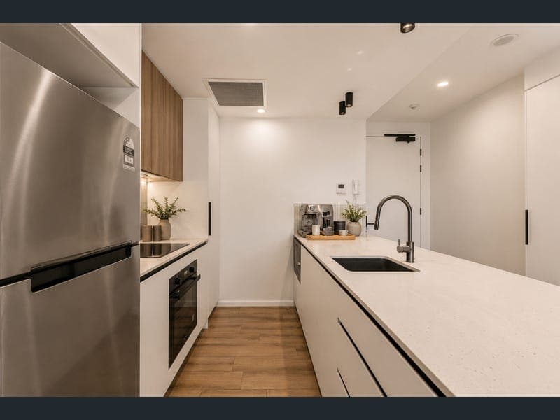 105/7 Jeavons Lane, Stones Corner — photo 1 of 5