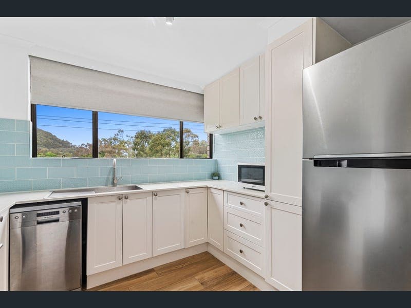 8/1 Coolangatta Road — photo 1 of 5