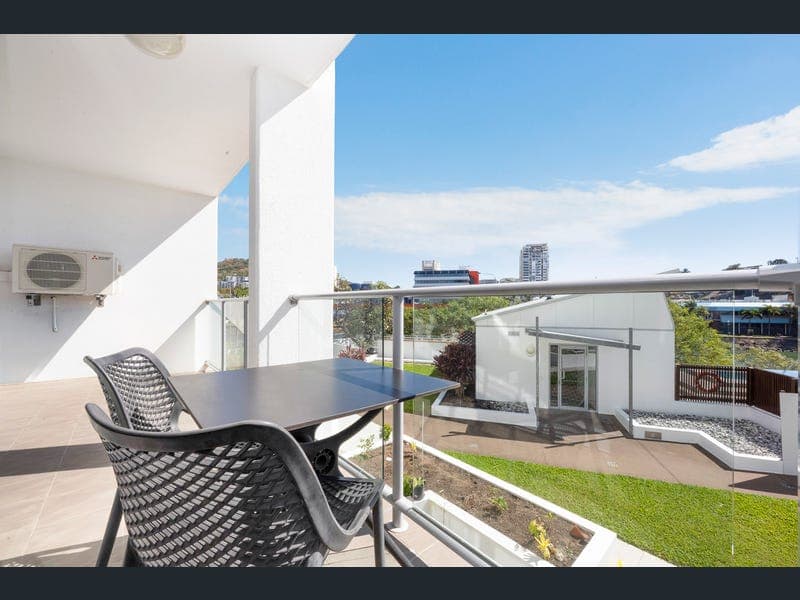 303/2 Dibbs Street, South Townsville — photo 1 of 5
