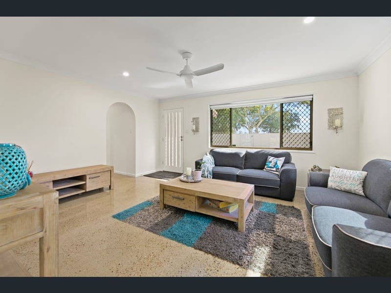 33 Grant Road, Morayfield — photo 1 of 5