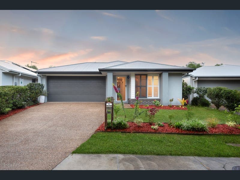 26 Vanes Street, Coomera — photo 1 of 5