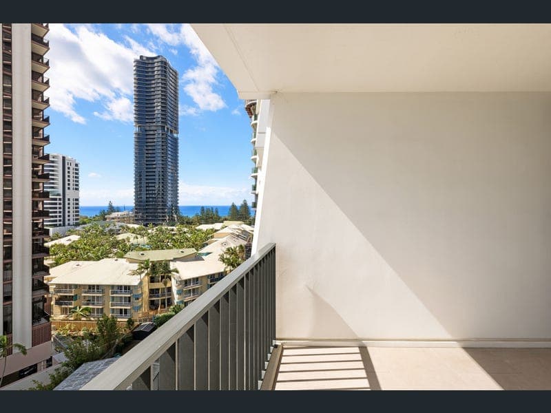 801/43 Peerless Avenue, Mermaid Beach — photo 1 of 5