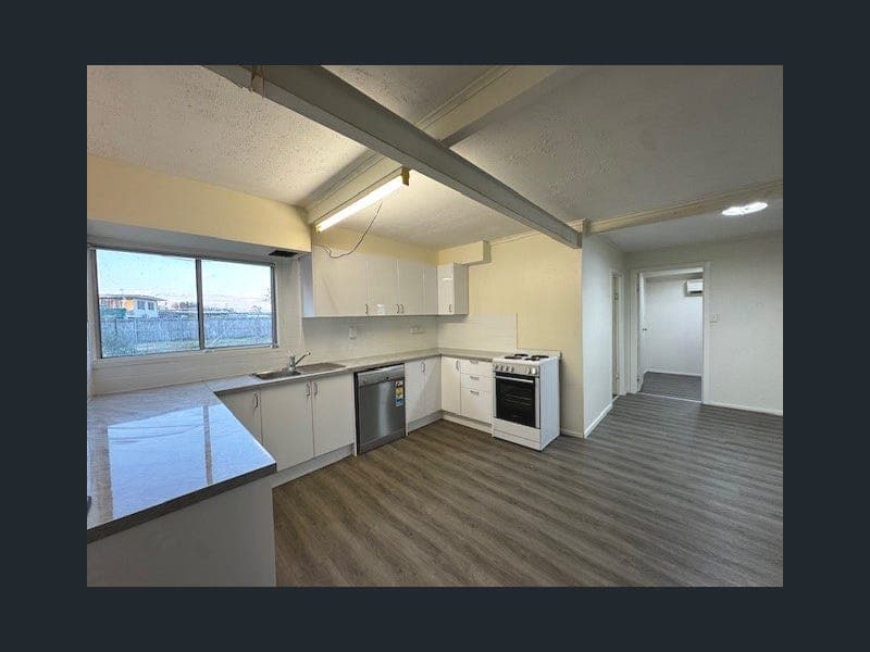 3 Campbell Street,, Emerald — photo 1 of 5