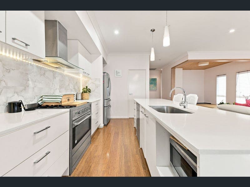 12 Woodland Court, Murrumba Downs — photo 1 of 5
