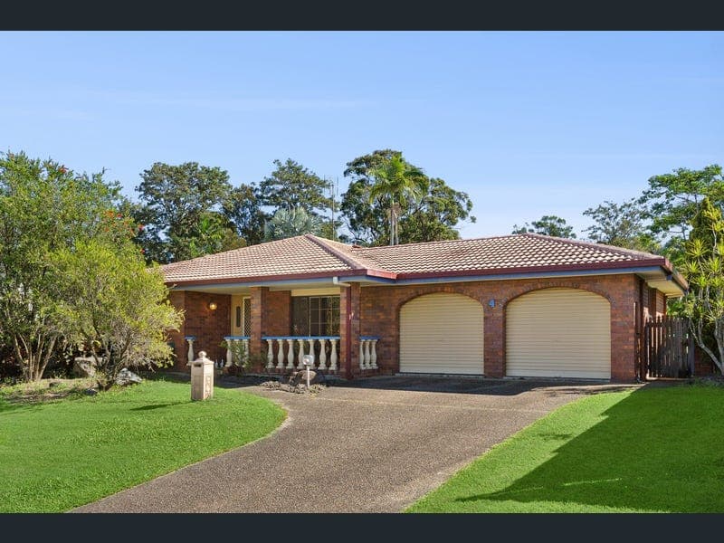 4 Nardoo Court, Mooloolaba — photo 1 of 5