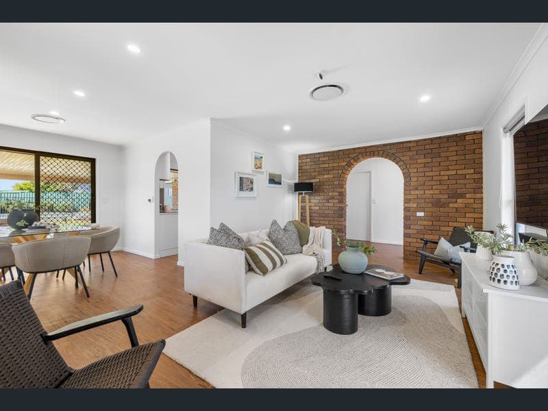 15 Law Place, Alexandra Hills — photo 1 of 5