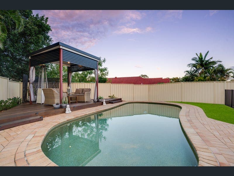 7 Watkinsia Court, Regents Park — photo 1 of 5