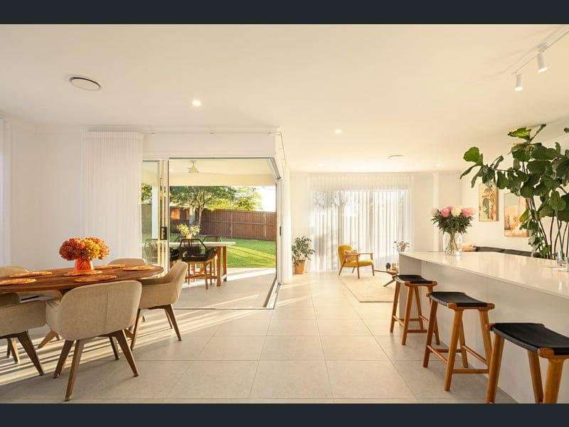 77 Johnson Place, Moggill — photo 1 of 5