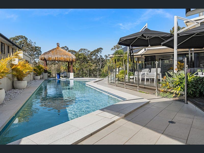 37 Banksia Place, Bridgeman Downs — photo 1 of 5