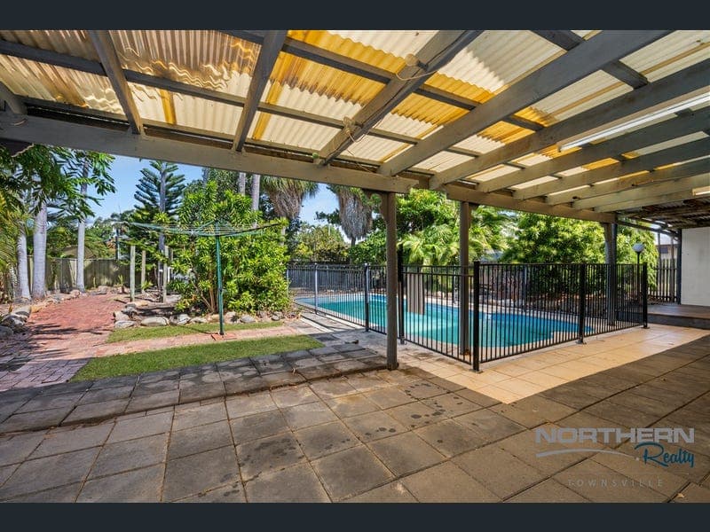 2-4 McLean Street, Gulliver — photo 1 of 5