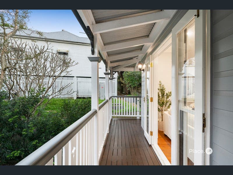 119 Railway Parade, Norman Park — photo 1 of 5