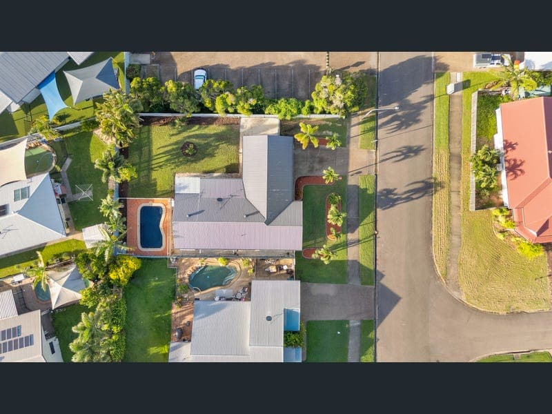 44 Brazier Drive, Annandale — photo 1 of 5