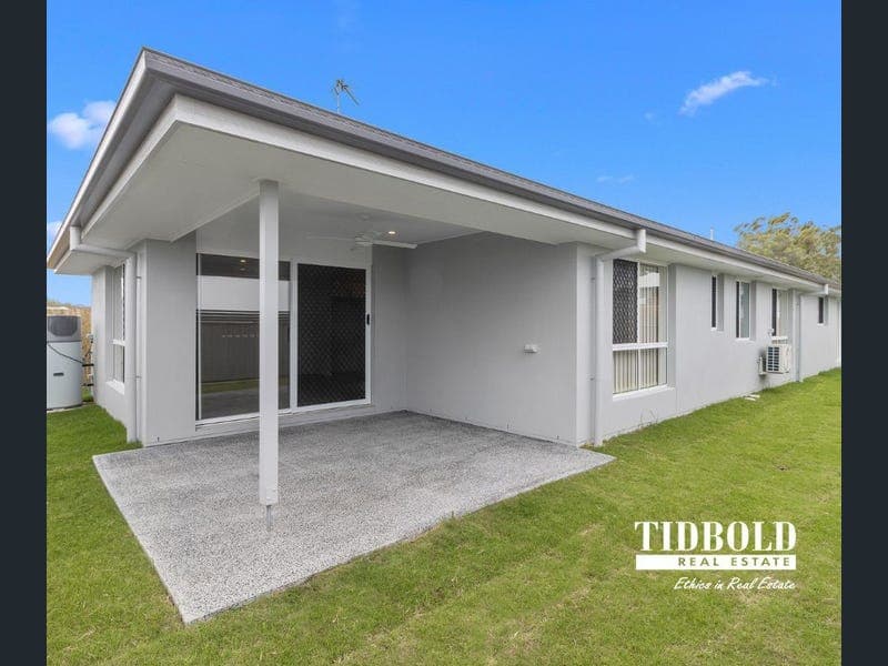 30 Hazell Circuit, Victoria Point — photo 1 of 5
