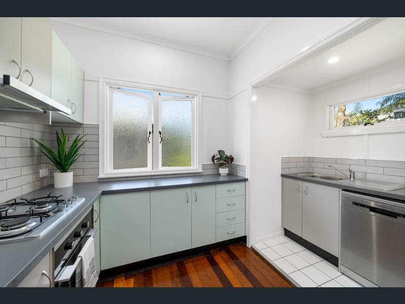 104 Moree Street, Stafford Heights — photo 1 of 5