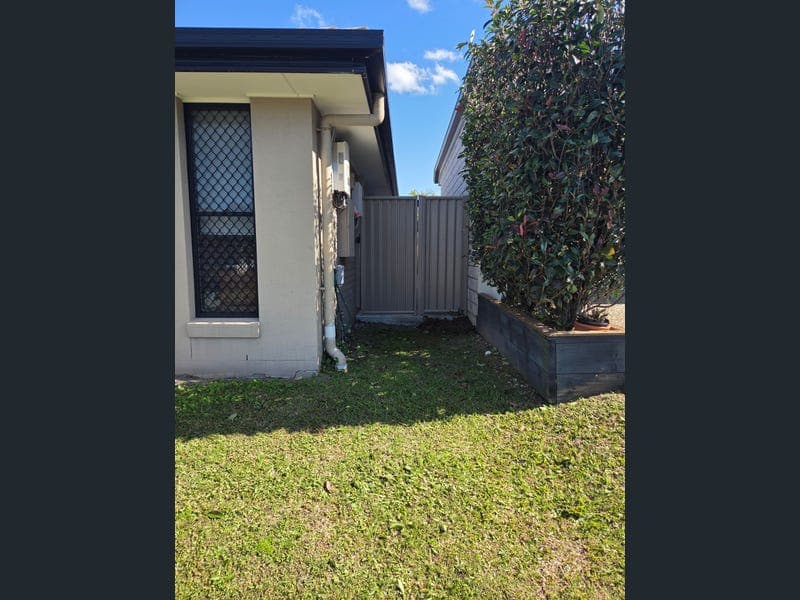 25 Ludlow Crescent, Ormeau Hills — photo 1 of 5