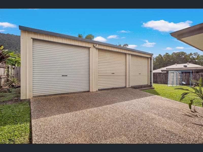18 Sanctuary Avenue, Jubilee Pocket — photo 1 of 5