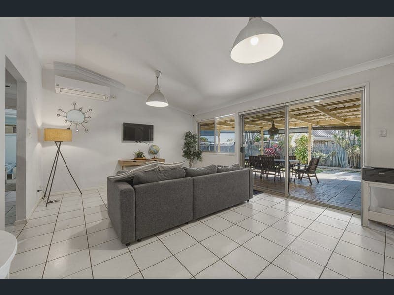 30 Kentwood Drive, Bray Park — photo 1 of 5