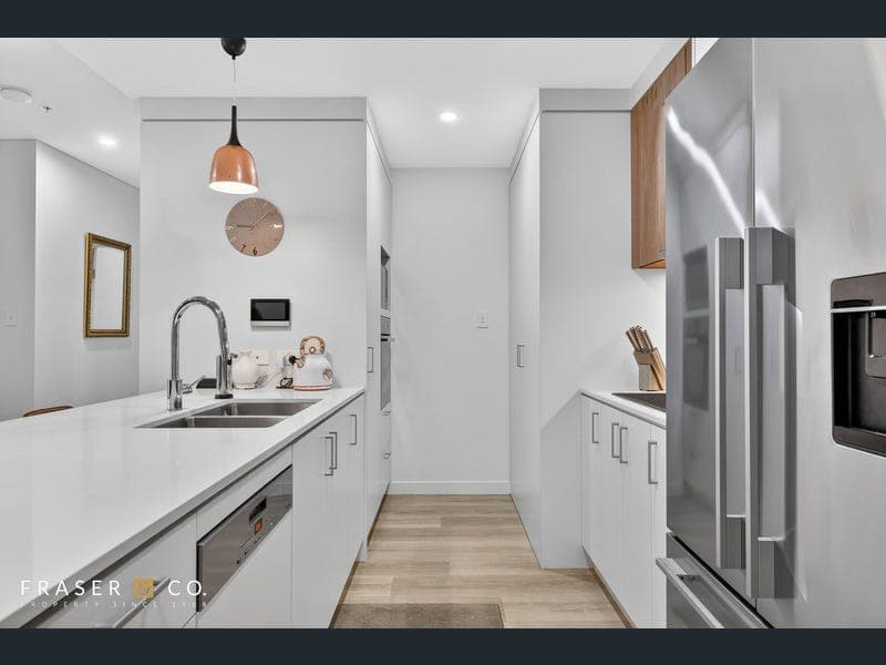 5404/219 - 221 Bloomfield Street, Cleveland — photo 1 of 5