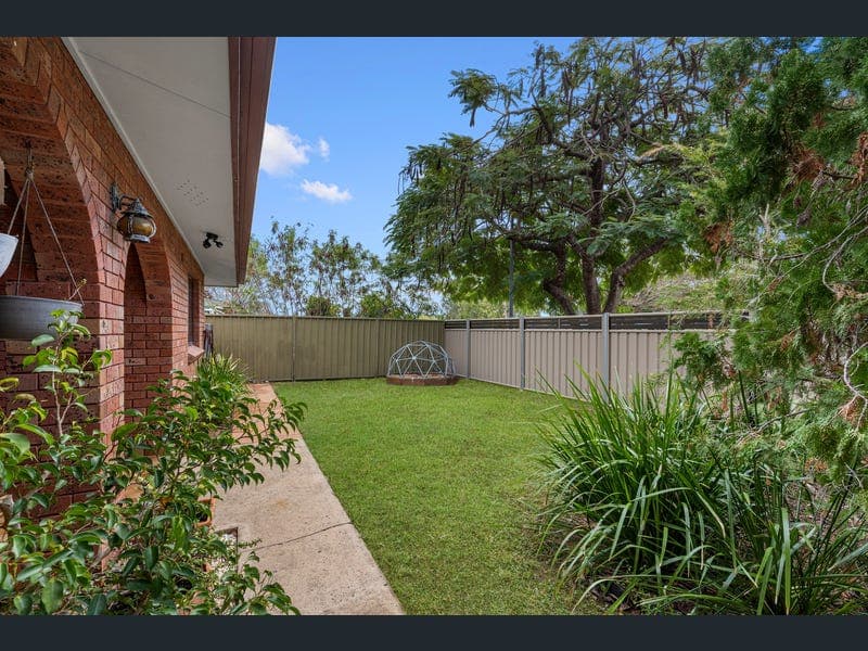 75 Yolanda Drive, Annandale — photo 1 of 5