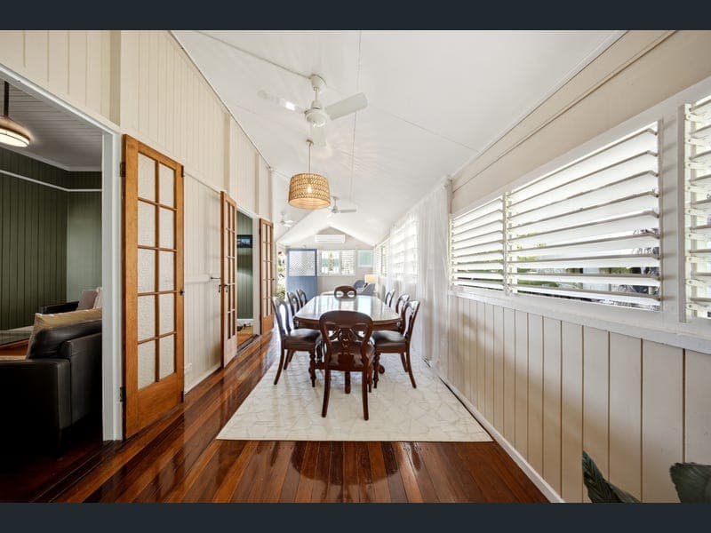 1 Crauford Street, West End — photo 1 of 5