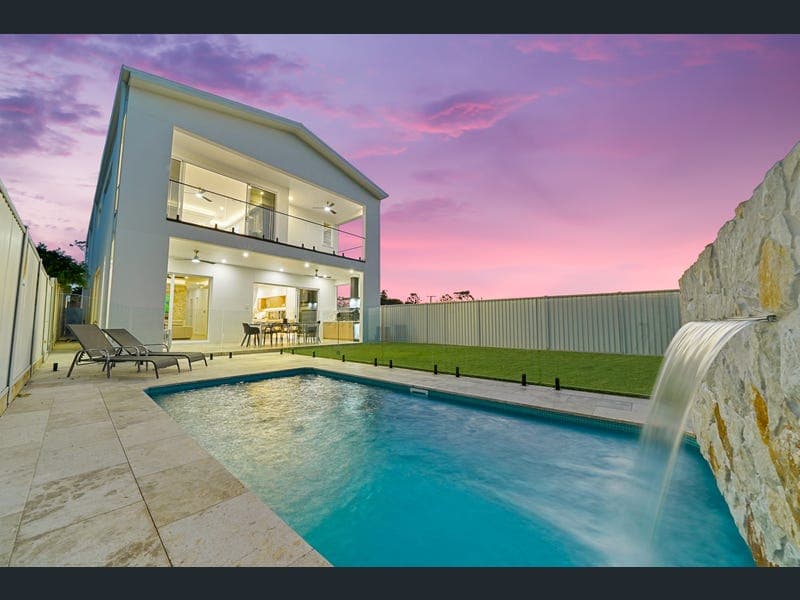 64A Dennis Road, Springwood — photo 1 of 5