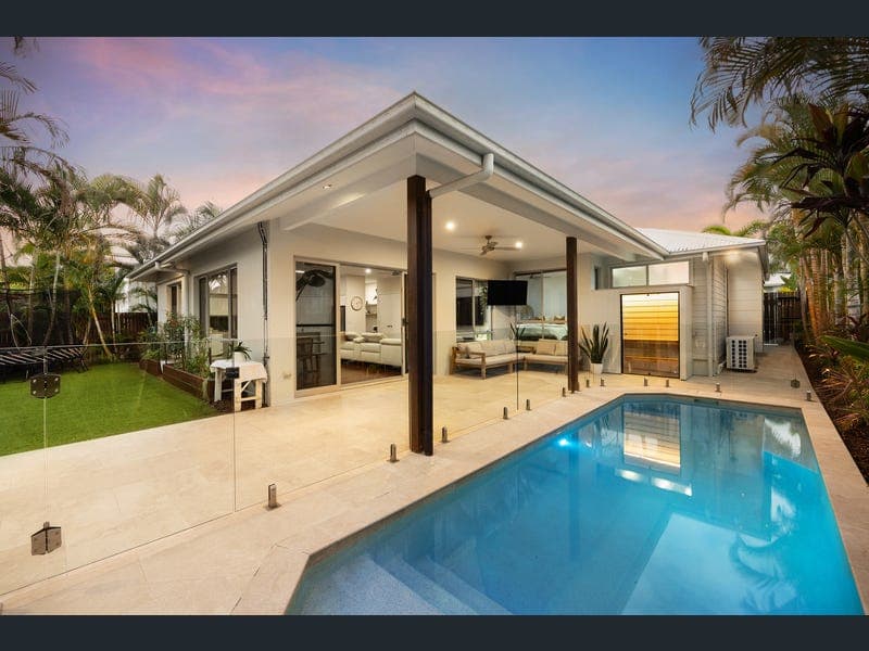 14 Swift Place, Peregian Springs — photo 1 of 5