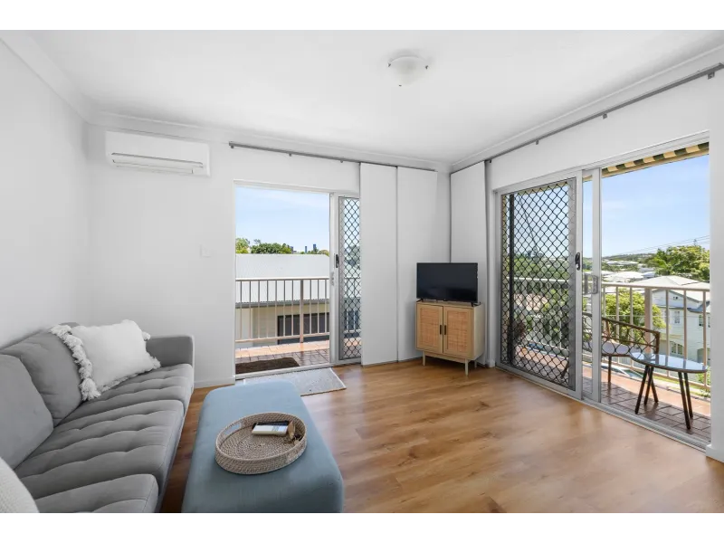 3/15 Annie Street, Camp Hill — photo 1 of 5