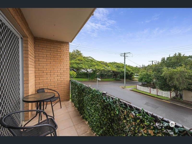 1/135 Brook Street, Lutwyche — photo 1 of 5