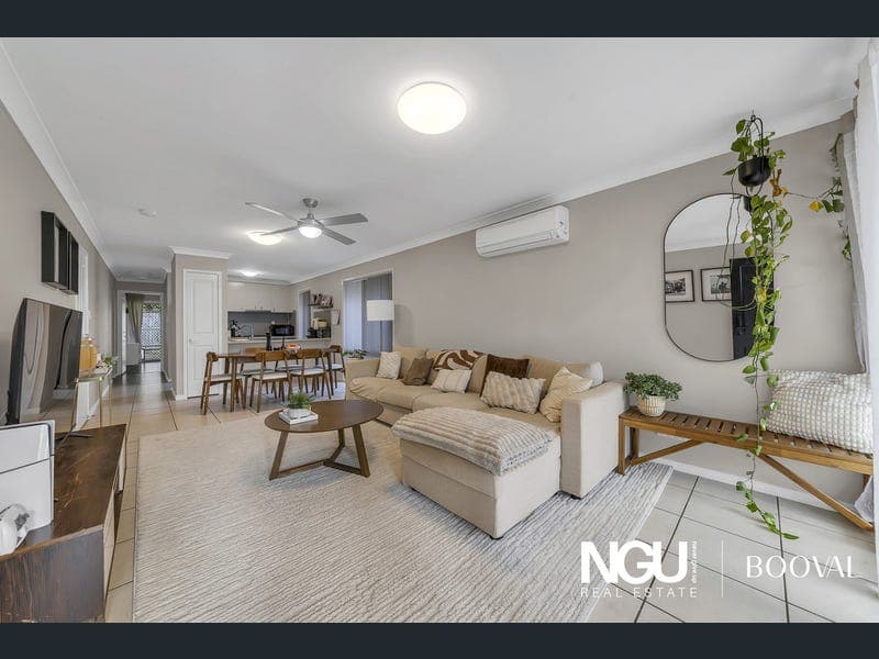 8 Shearwater Terrace, Springfield Lakes — photo 1 of 5