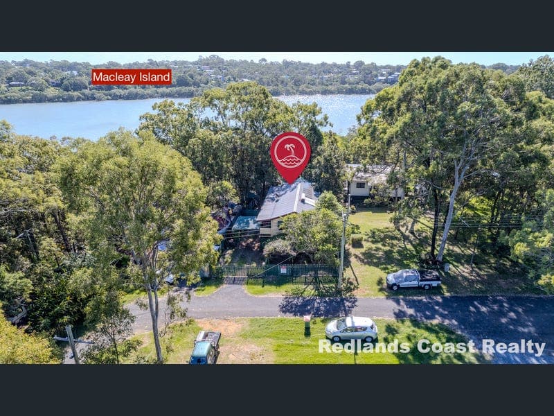 55 Crest Haven, Lamb Island — photo 1 of 5