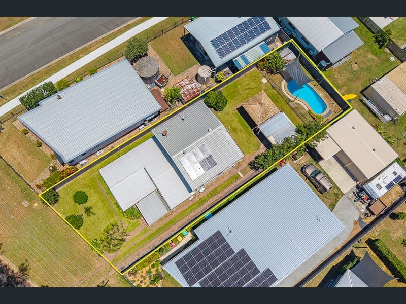 21 Esplanade South, Donnybrook — photo 1 of 5