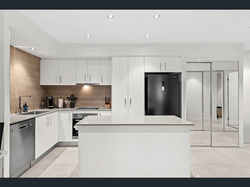 8/2 Little Bennett Street, Norman Park — photo 1 of 5