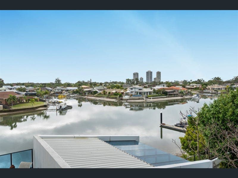 3205/5 Harbour Side Court, Biggera Waters — photo 1 of 5
