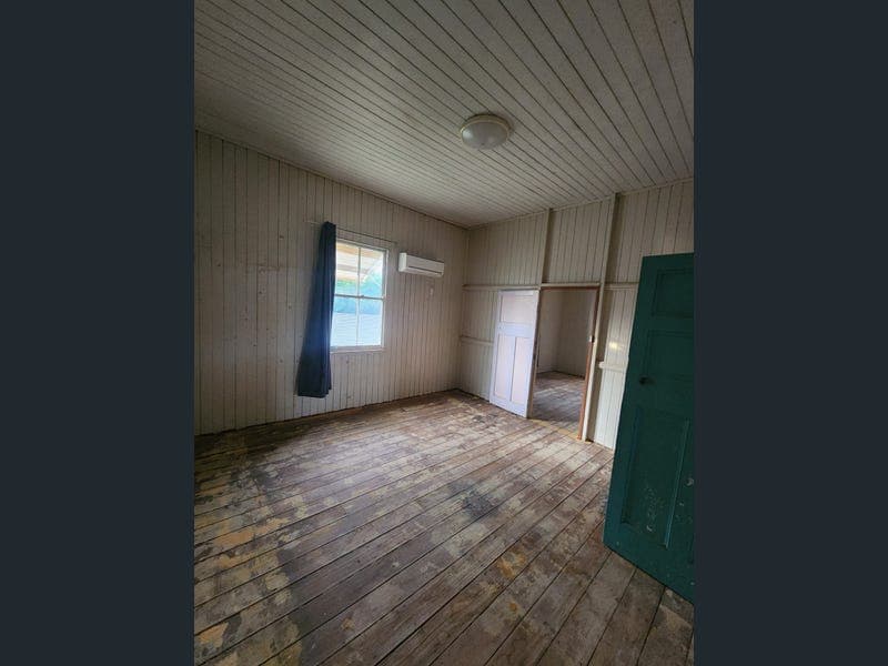 18 Deverell St, Charleville — photo 1 of 5