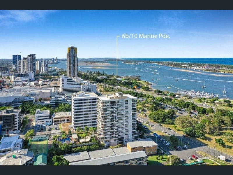 6b/10 Marine Parade, Southport — photo 1 of 5