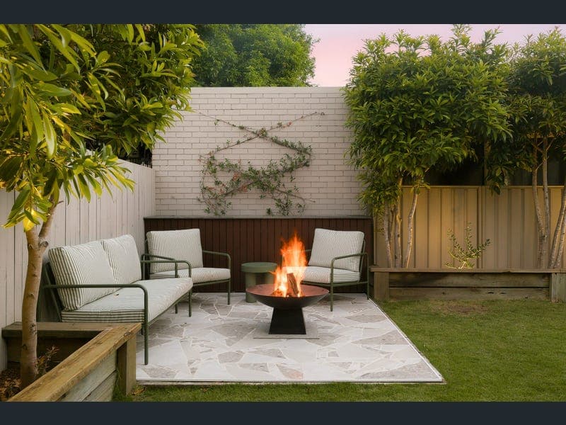 55 Jacaranda Drive, Albany Creek — photo 1 of 5