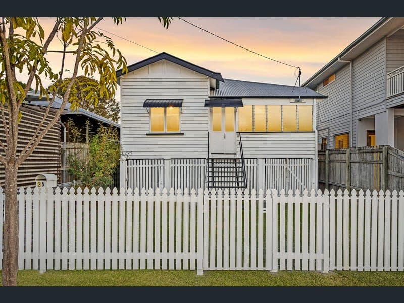 25 Grattan Terrace, Wynnum — photo 1 of 5
