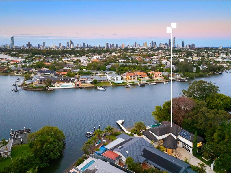 72 River Crescent, Broadbeach Waters — photo 1 of 5