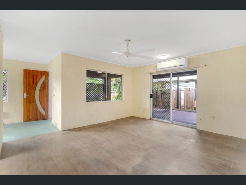 102 Murray Street, Manoora — photo 1 of 5