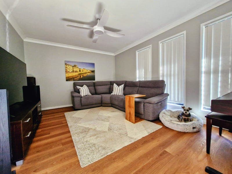 28 Antonson Crescent, Mudgeeraba — photo 1 of 5