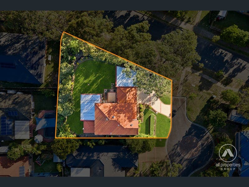 10 Chatswood Close, Forest Lake — photo 1 of 5