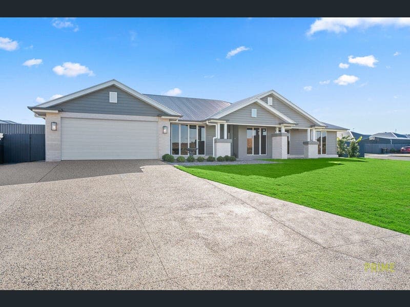 11 South Spring Way, Nikenbah — photo 1 of 5