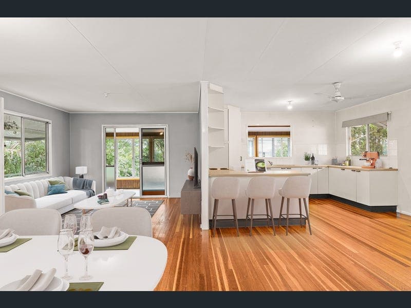 138 Manly Road, Manly West — photo 1 of 5