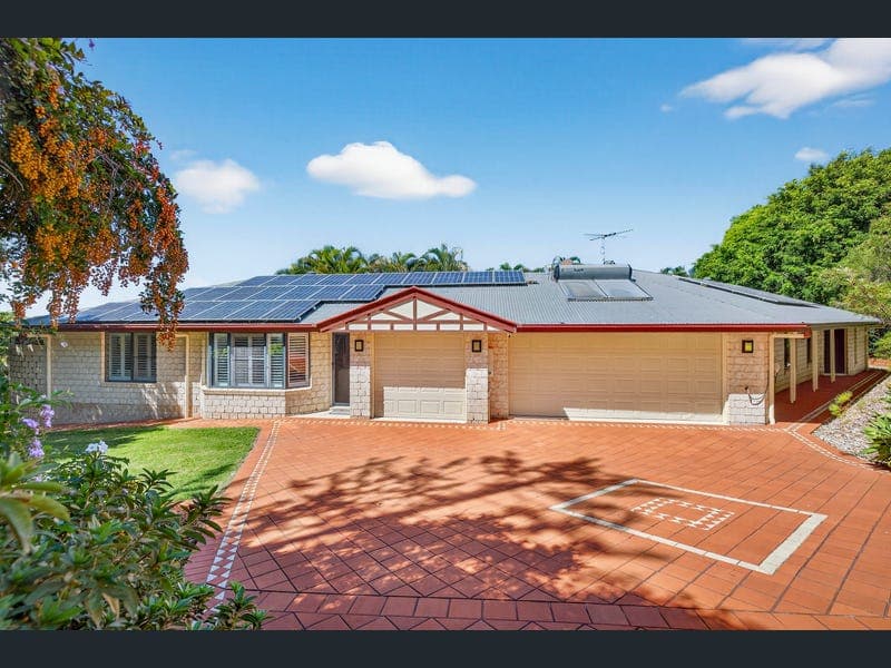 8-10 Casasola Place, Thornlands — photo 1 of 5