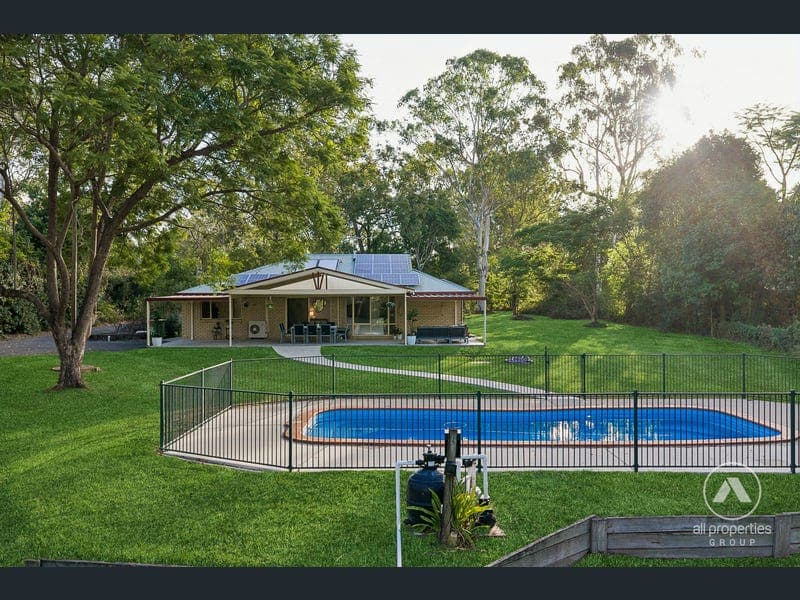 94-96 Carter Road, Munruben — photo 1 of 5