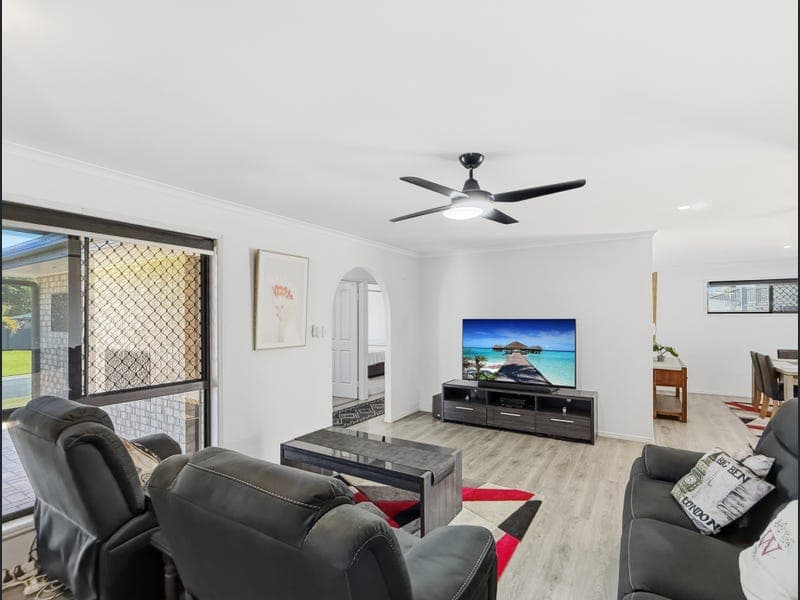 8 Dove Way, Eli Waters — photo 1 of 5