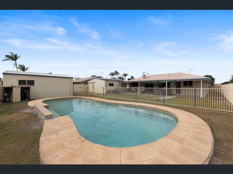 4 Heaps Street, Avenell Heights — photo 1 of 5