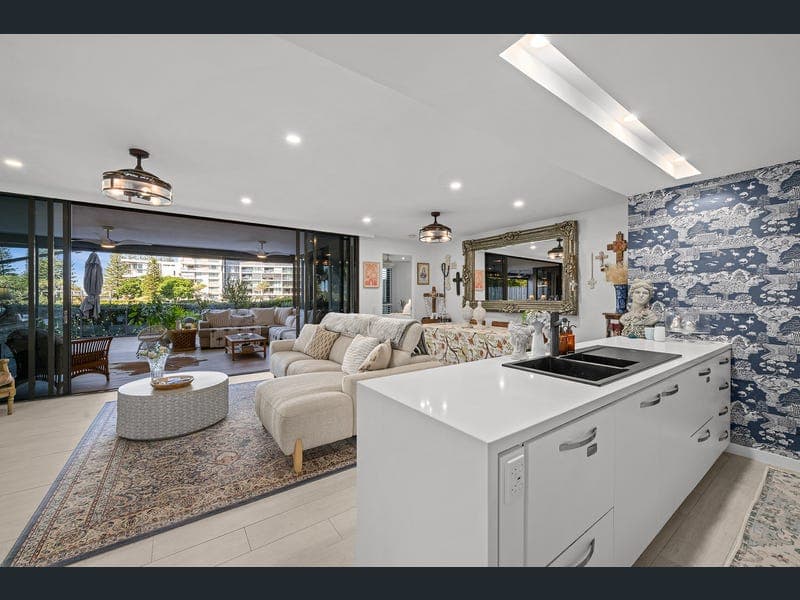 6103/323 Bayview Street, Hollywell — photo 1 of 5