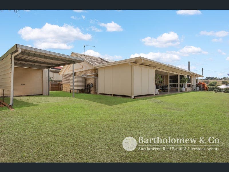 7 Cherrington Crescent, Boonah — photo 1 of 5