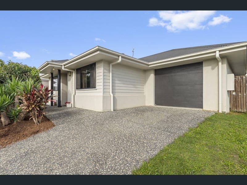 52 Fountain Street, Pimpama — photo 1 of 5
